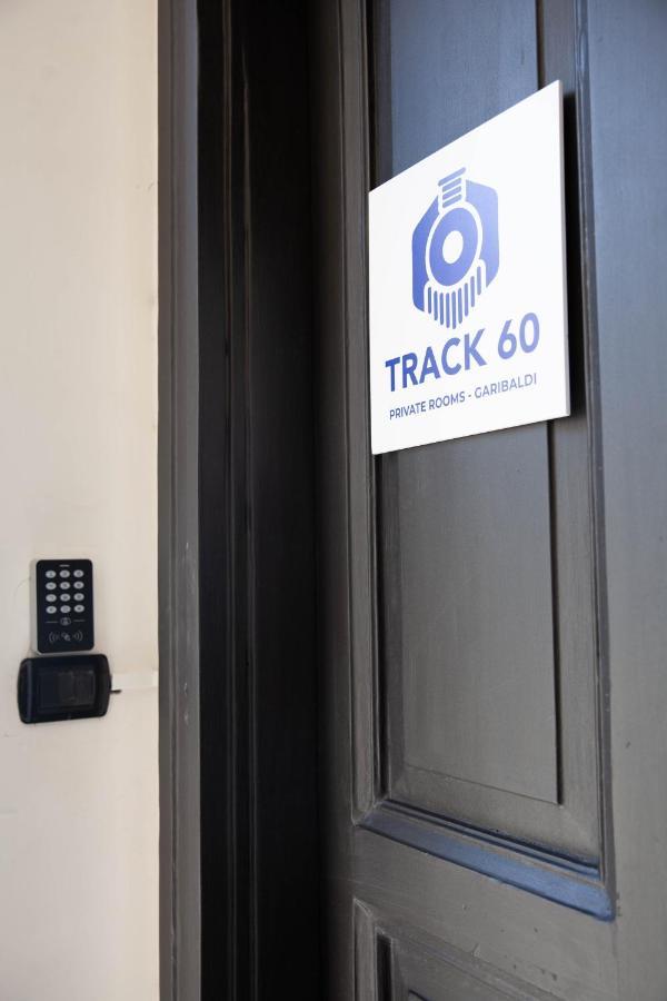 Track 60 - Private Rooms Garibaldi Napels Buitenkant foto